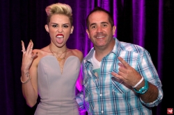 Miley Cyrus & Ward 1