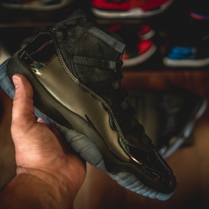 Air Jordan 11 • Cap & Gown