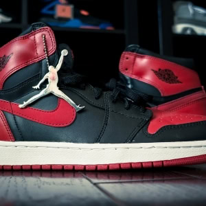 2001 Air Jordan 1 Retro “Breds”