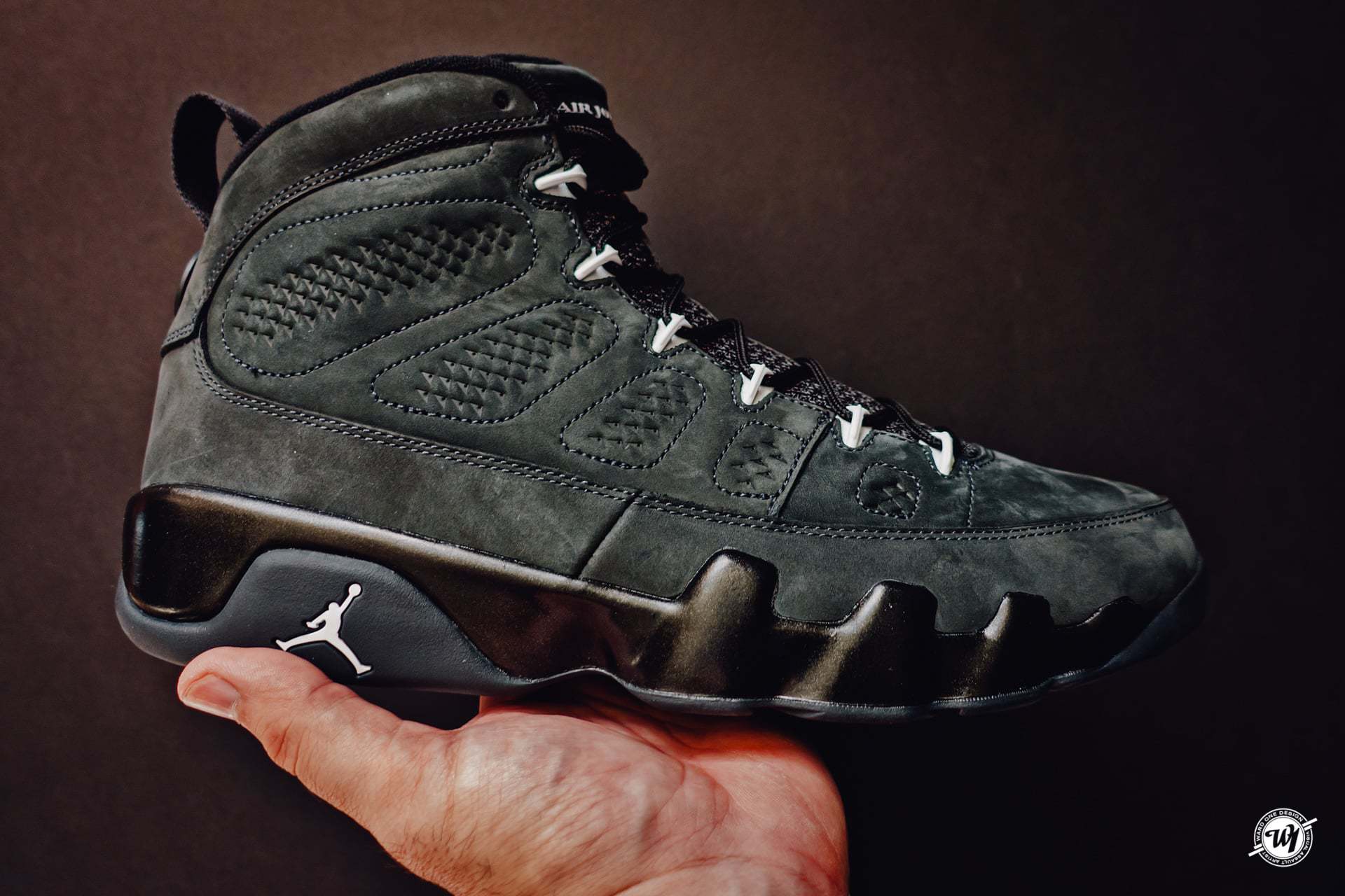 Air Jordan 9 Retro “Anthracite”