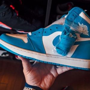 Air Jordan 1 Retro High OG “UNC”