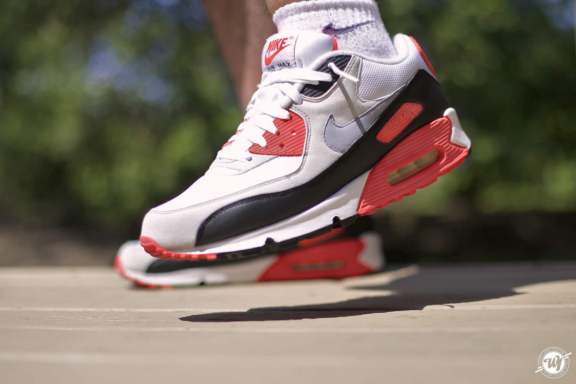 Clean Nike Air Max 90 “Infrareds”