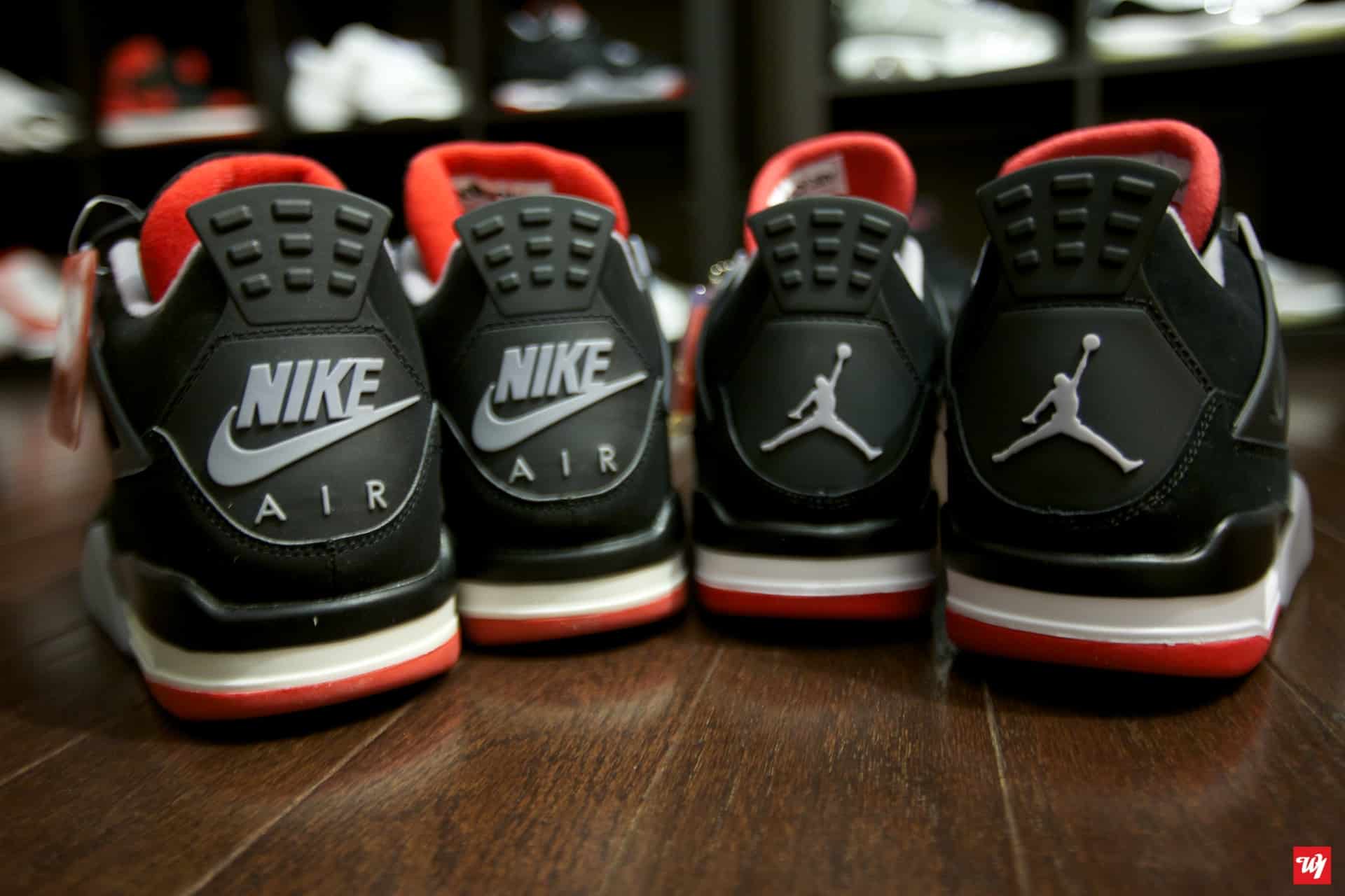 Air Jordan 4 • Bred