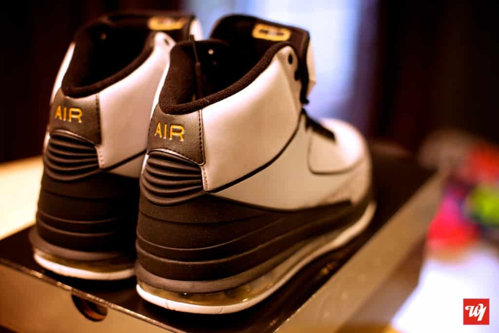 Air Jordan 2.0 Wolf Grey/Black-White-Metallic Gold