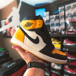 Air Jordan 1 • Taxi