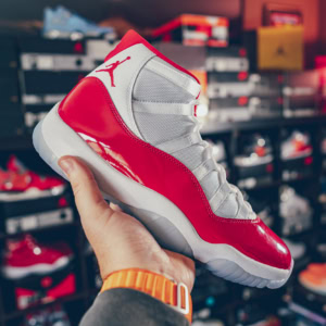 Air Jordan 11 • Varsity Red