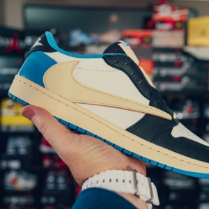 Air Jordan 1 Retro Low x Fragment Design x Travis Scott